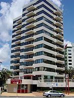 Beachfront Towers - Accommodation Daintree